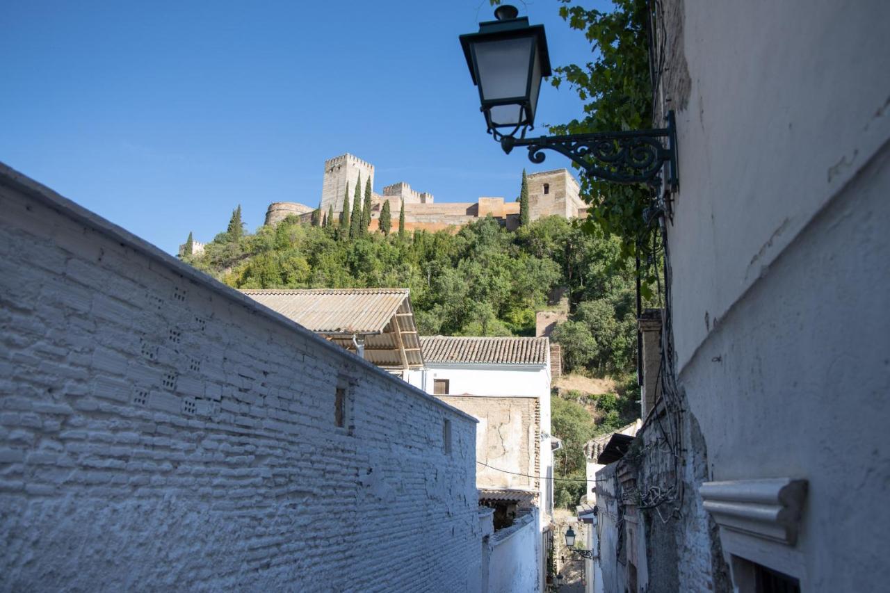 INOLVIDABLES VISTAS A LA ALHAMBRA, Parking Apartment Granada Bagian luar foto