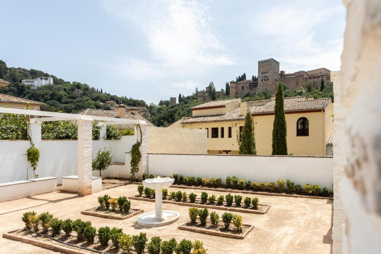 INOLVIDABLES VISTAS A LA ALHAMBRA, Parking Apartment Granada Bagian luar foto